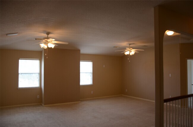 Building Photo - 2507 Pembroke Springs