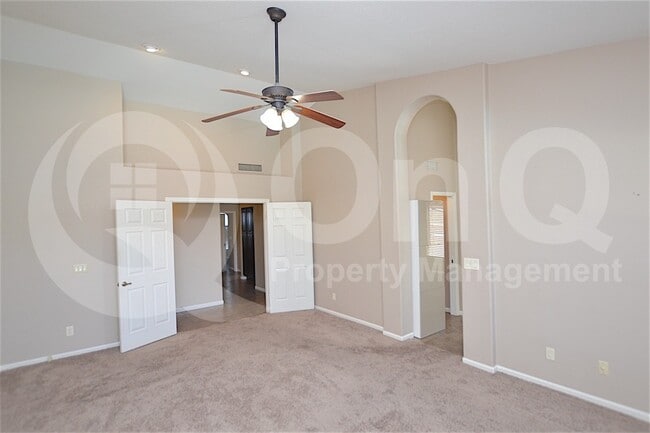 Building Photo - 510 S Lagoon Dr