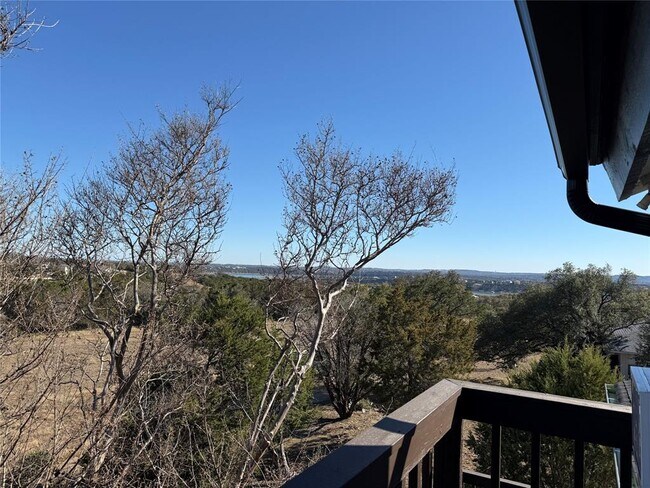 Building Photo - 3205 MacArthur Ave