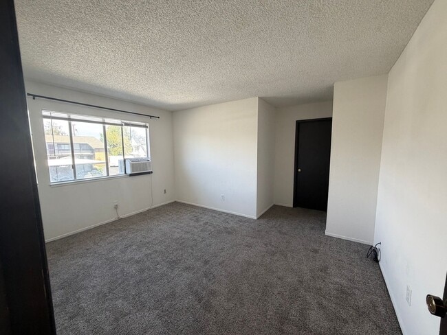 Building Photo - 3075 Berrum Pl