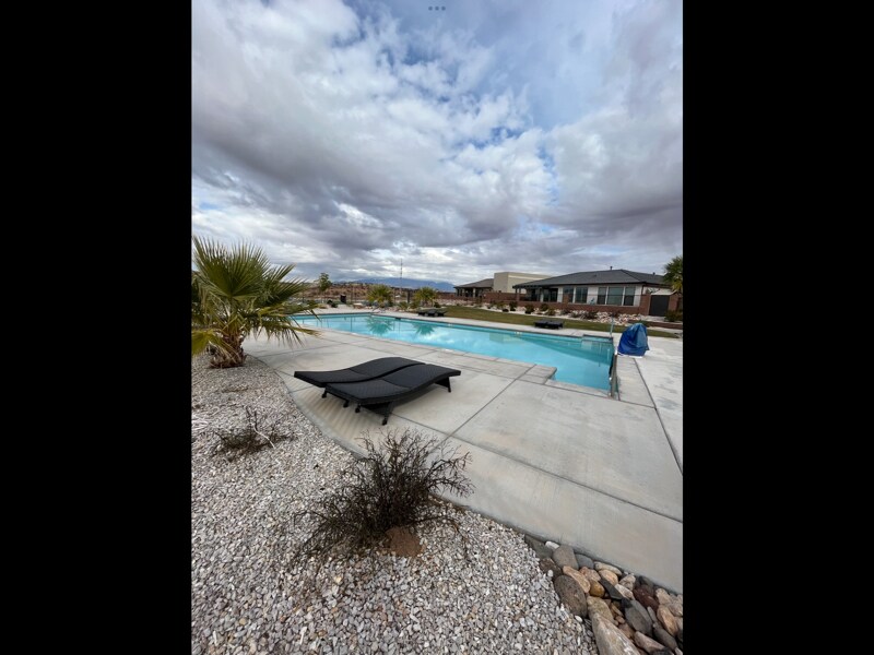 Building Photo - 3111 Photinia Dr