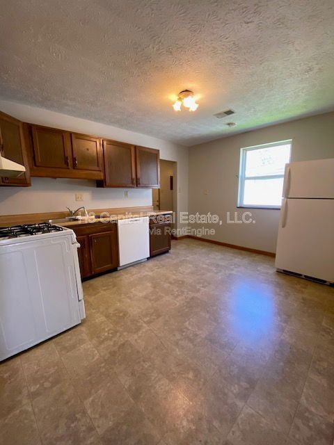 Building Photo - 2011 Harris