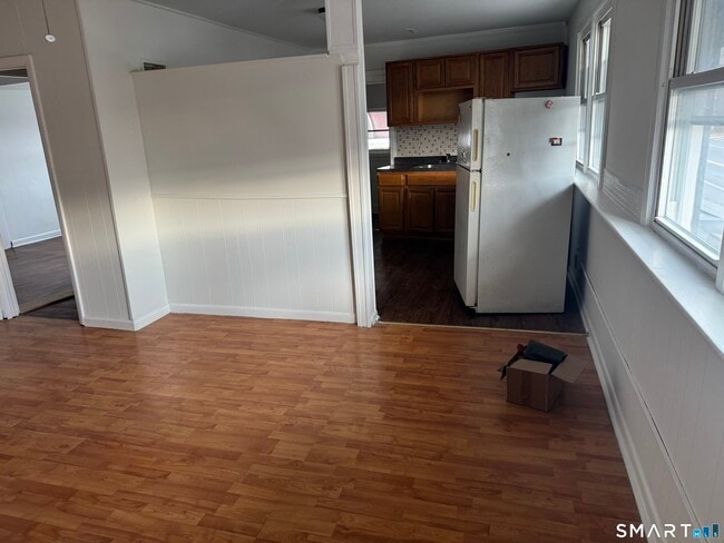 Building Photo - 47 Pershing Dr