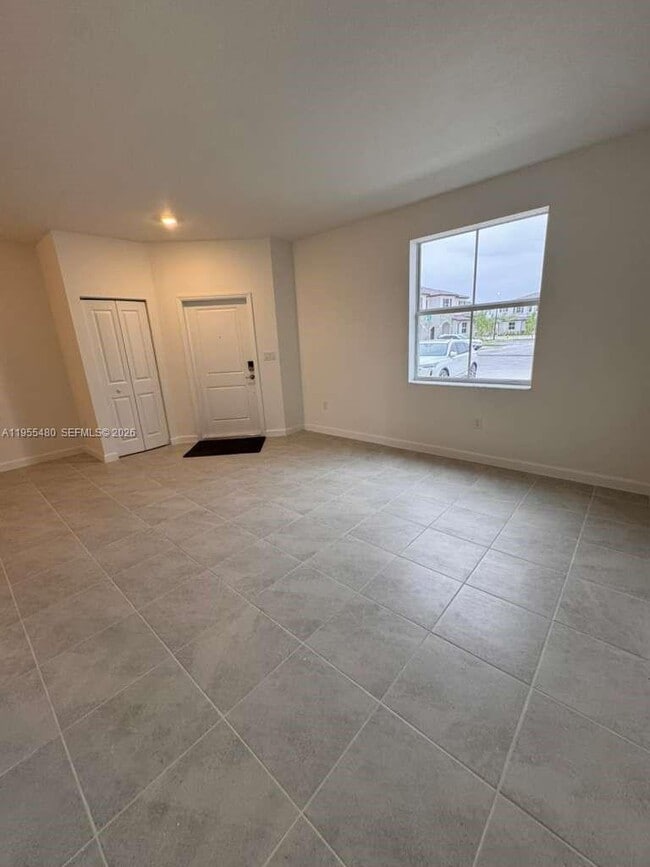 Building Photo - 2721 SE 26th Rd