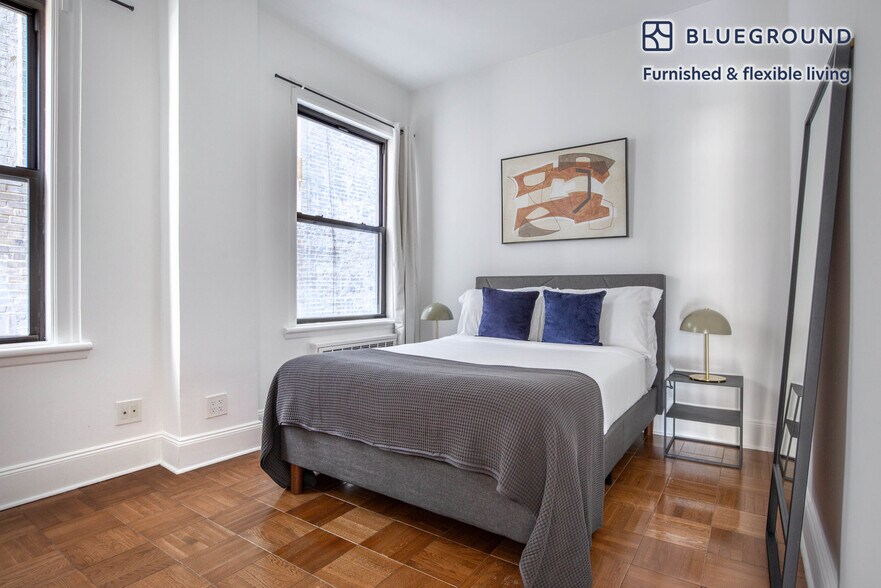 Building Photo - 952 5th Ave