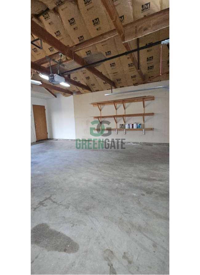 Building Photo - Now Available! Spacious 3 Bedroom, 2 Bathroom Home.