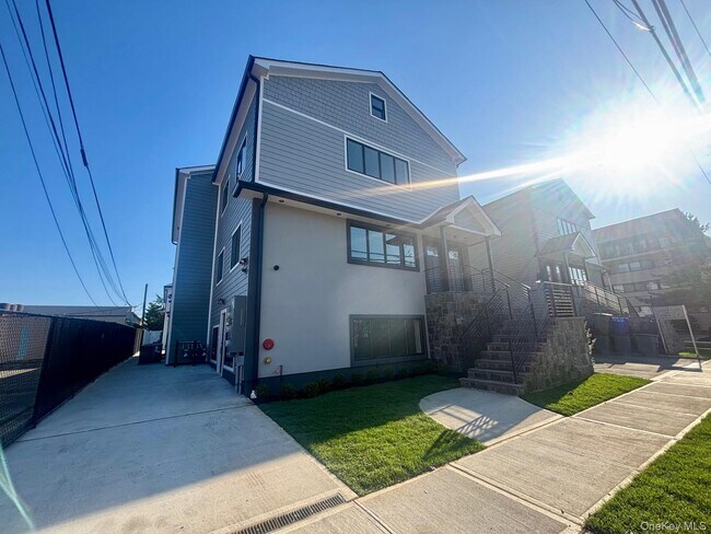 Building Photo - 159 Harrison Ave