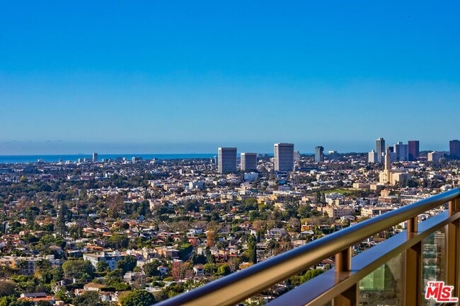 Building Photo - 1 W Century Dr