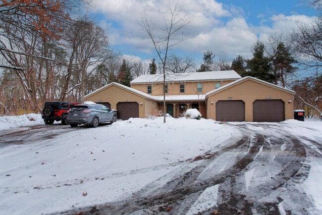 Building Photo - Holland Northside Two Bedroom