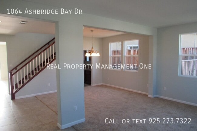 Building Photo - 1064 Ashbridge Bay Dr
