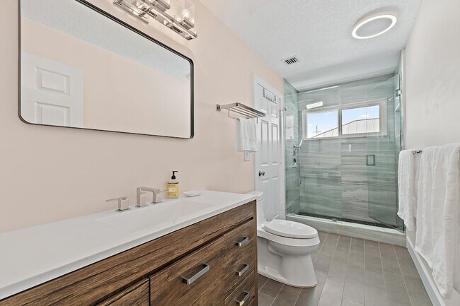 Building Photo - 3463 Canal Ct