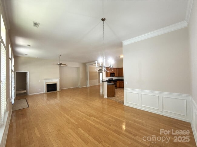 Building Photo - 1697 Lillywood Ln