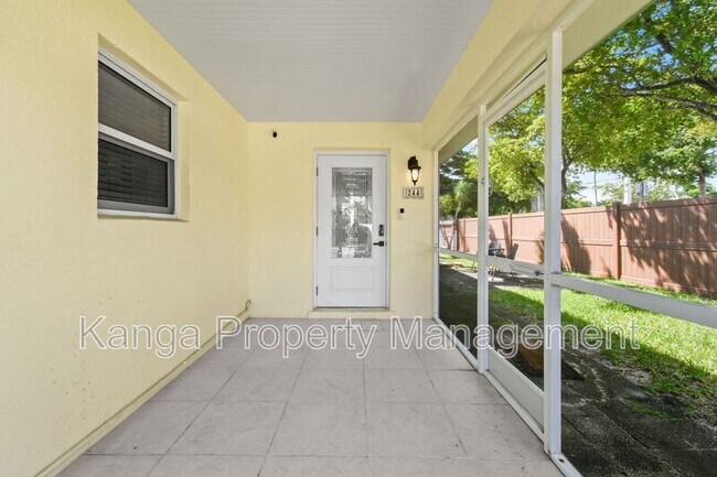 Building Photo - 244 Greymon Dr