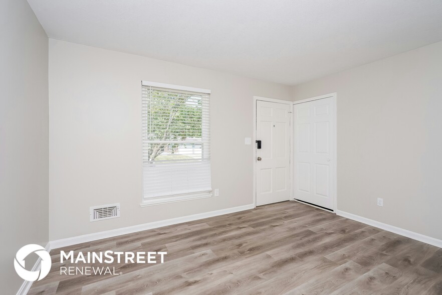 Building Photo - 5911 Carmelwood Cir