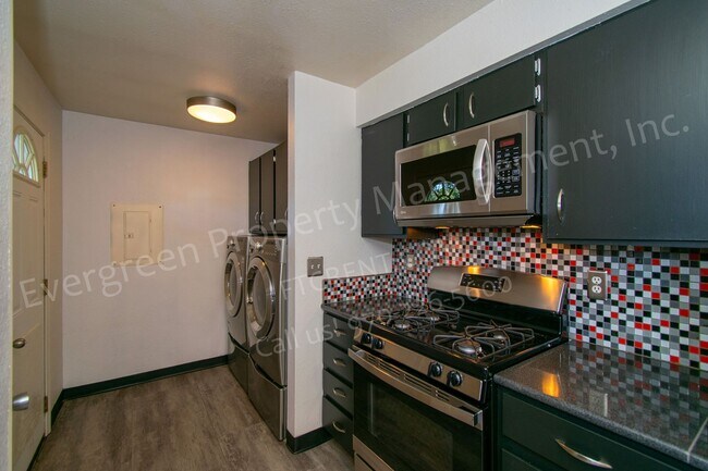 Building Photo - Beautifully Updated Home in Old Town!