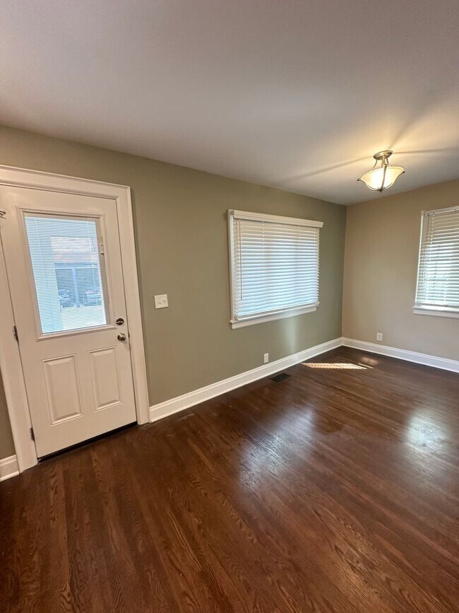 Building Photo - 1922 Baldridge Rd