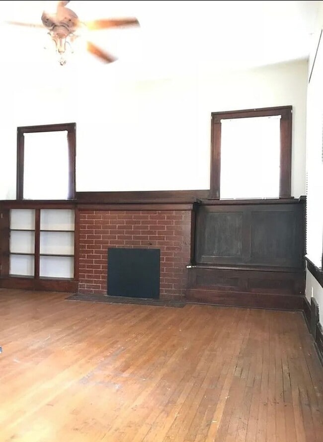 Building Photo - 4 bedroom/2 baths house
