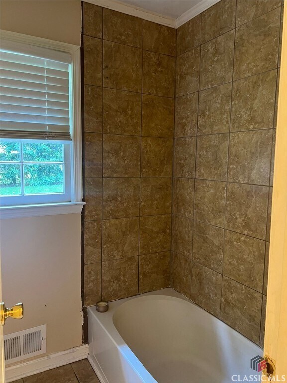 Building Photo - 135 Susan Cir