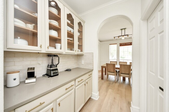Building Photo - 527 Little River Ct
