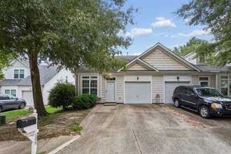 Building Photo - 3 BR 3 BA Townhouse