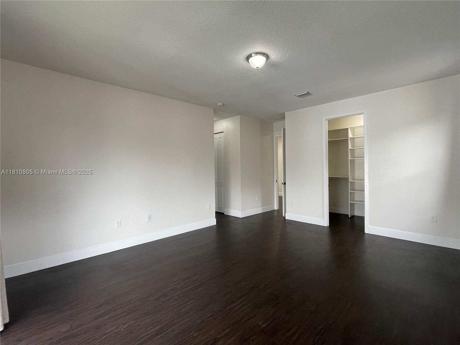 Building Photo - 3316 W 98th Pl