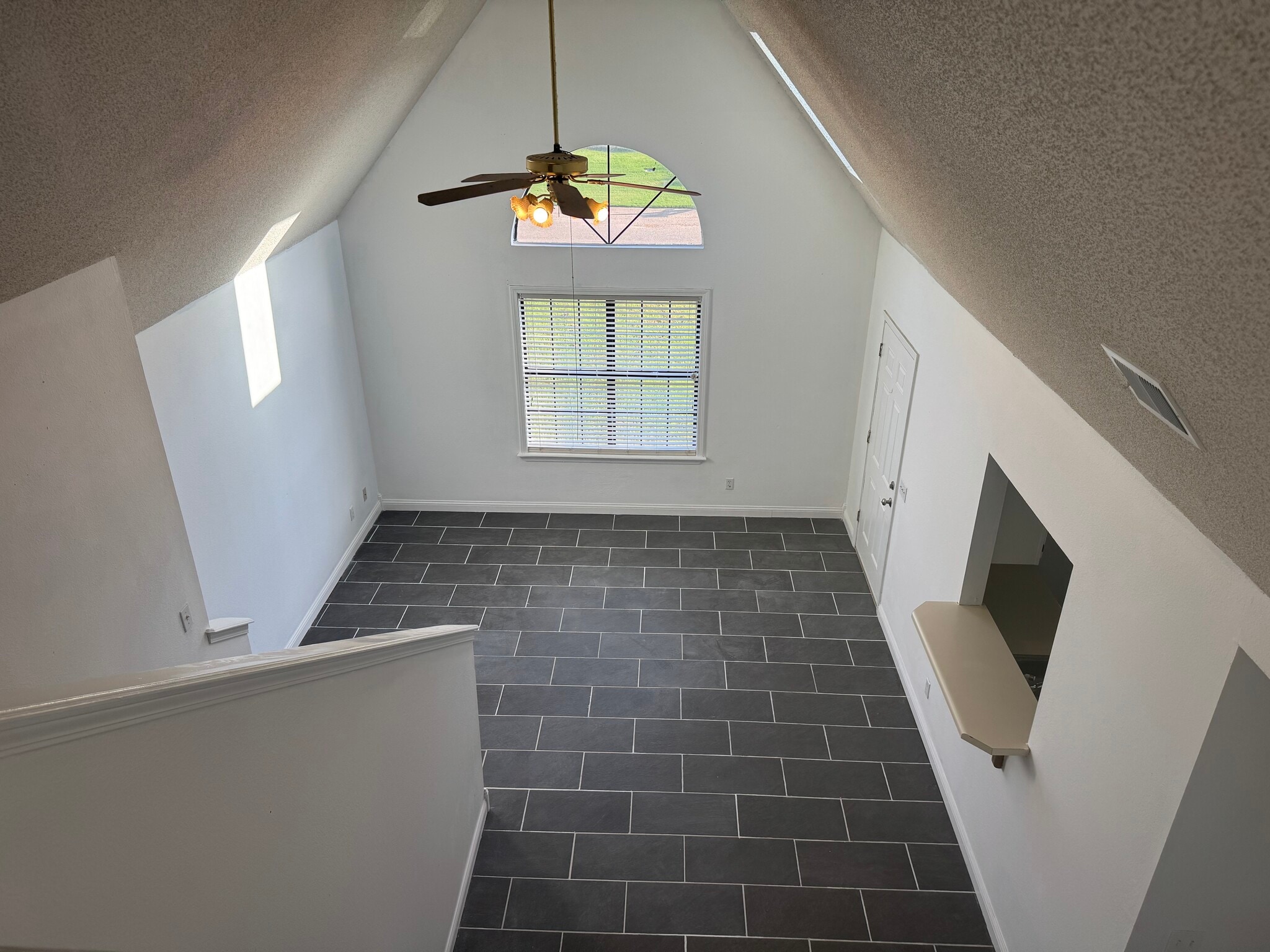 Building Photo - 4517 Jamaica Pl