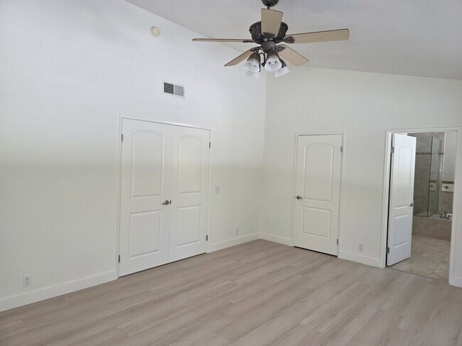 Building Photo - 10146 Janetta Way