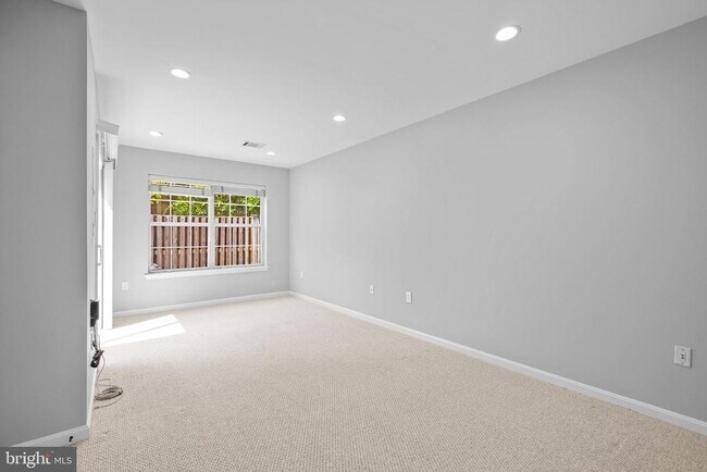Building Photo - 13126 Plotner Farm Rd