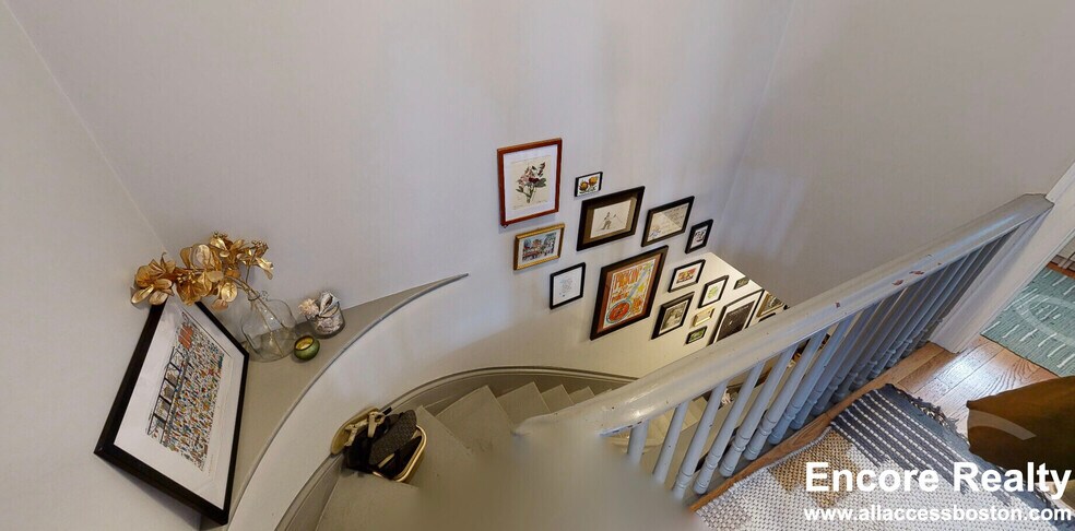 Building Photo - 13 Pleasant St