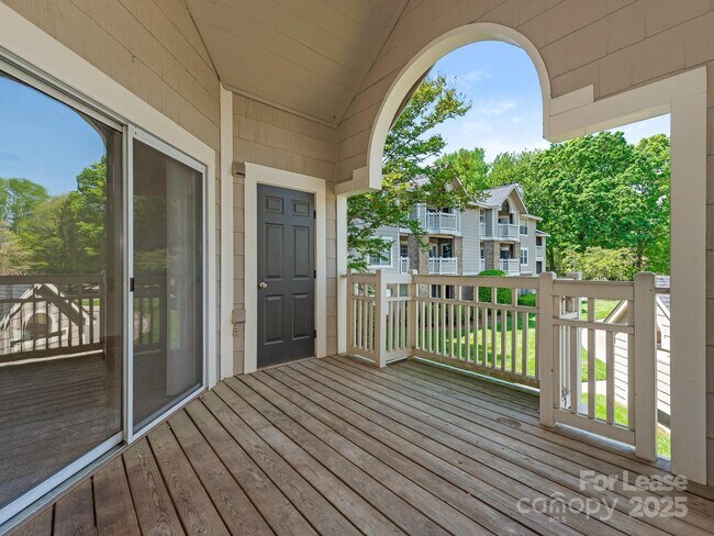 Building Photo - 5011 Sharon Rd