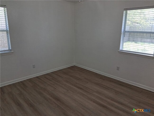 Building Photo - 418 Cottonwood Dr