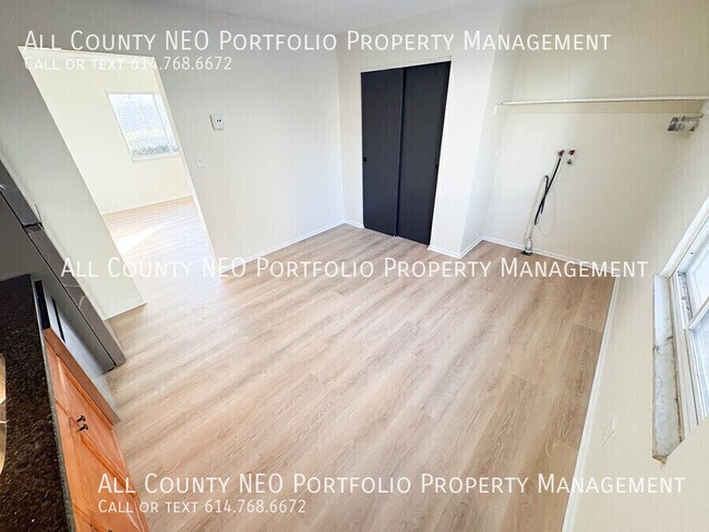 Building Photo - 376 Woodland Ave