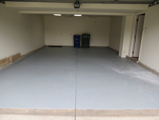 Building Photo - 1271 Caravel Dr