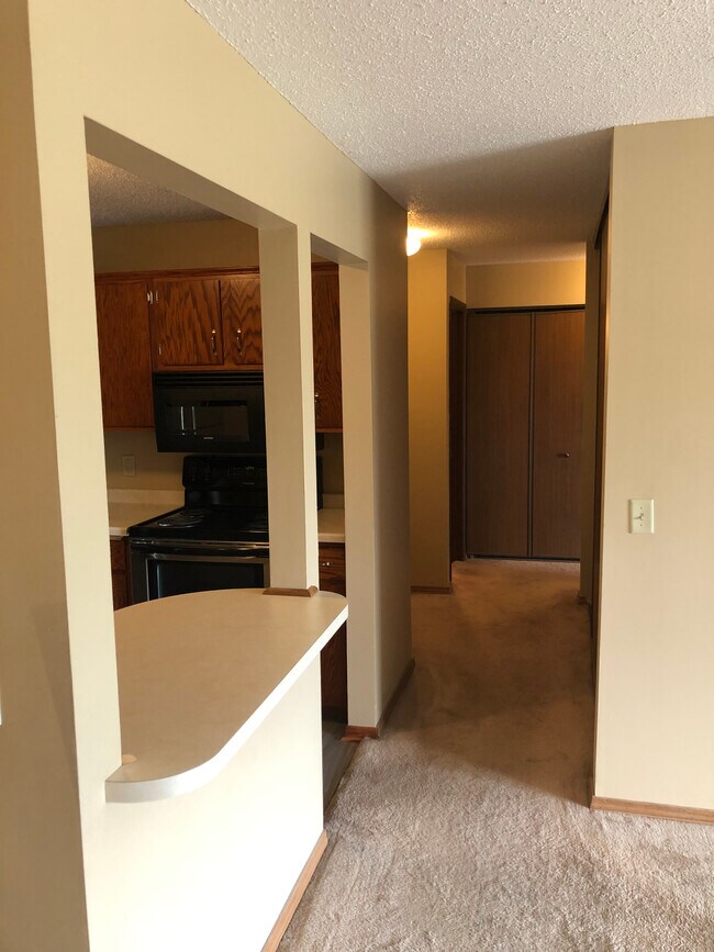 Building Photo - 5697 Green Circle Dr