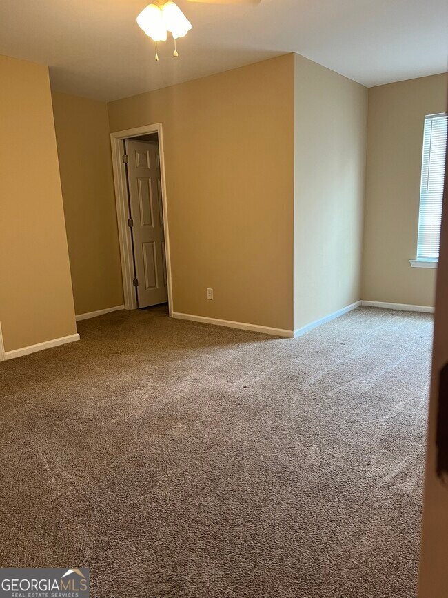 Building Photo - 504 First Down Ct