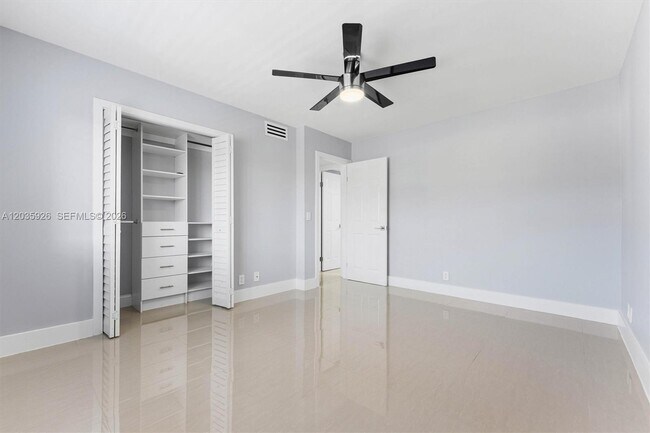 Building Photo - 16451 Blatt Blvd