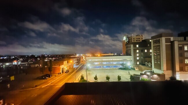 Building Photo - 223 S Grand St