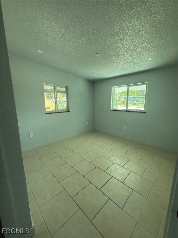 Building Photo - 1533 Gardenia Ave