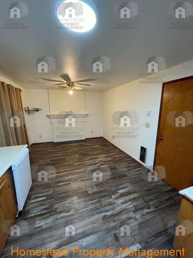 Building Photo - Celebrate the new year with 1/2 off one months rent!