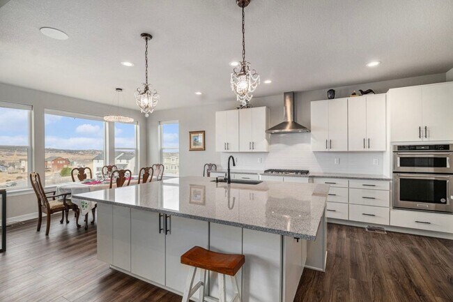 Building Photo - Castle rock 4 Bed 4 Bath luxury Home!!