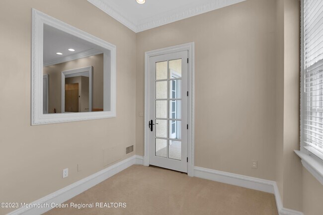 Building Photo - 1132 Oval Rd