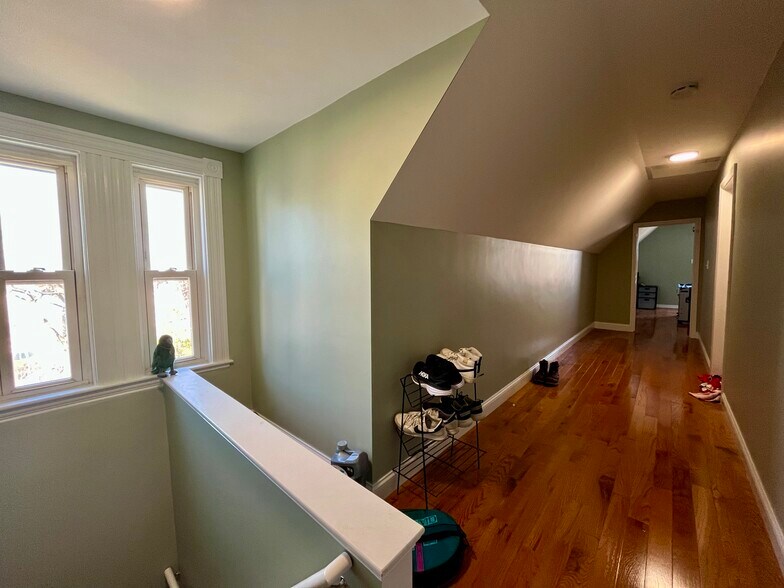 Building Photo - 45 Martin St