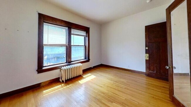 Building Photo - 111 E Gorham St