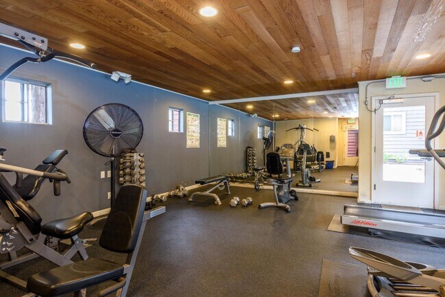 Building Photo - 764 Teatree Ct