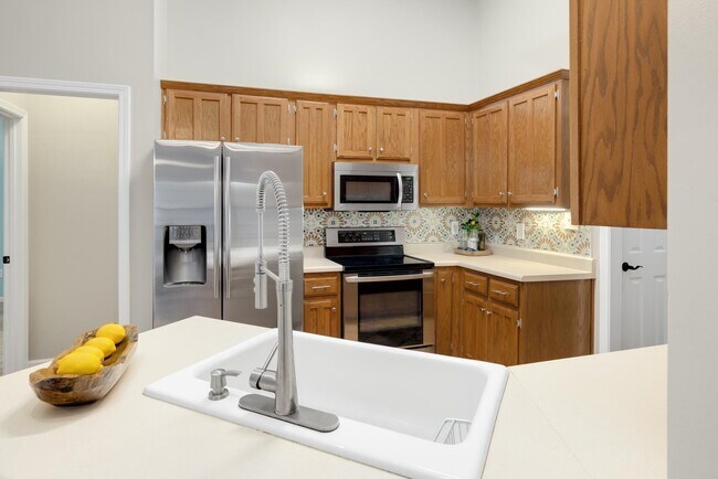 Building Photo - 4905 Springtree Dr