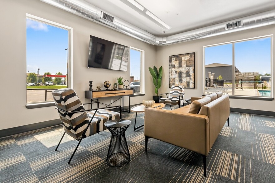 Primary Photo - The Overture on Cliff