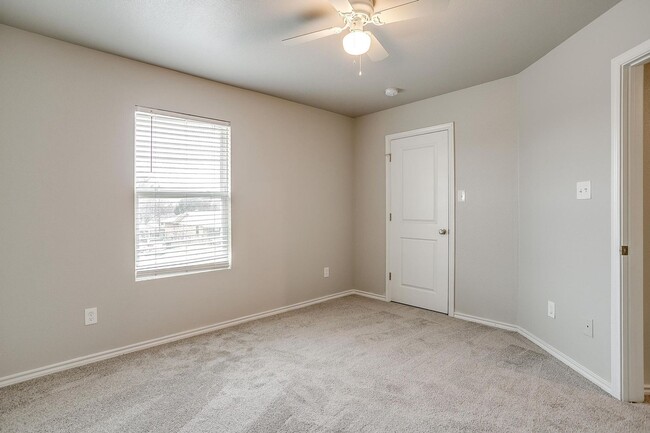 Building Photo - ASK ABOUT OUR SPECIAL - HALF OFF FIRST TWO MONTHS