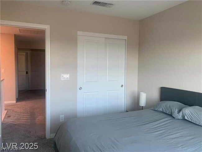 Building Photo - 10688 Silver Pond Ave