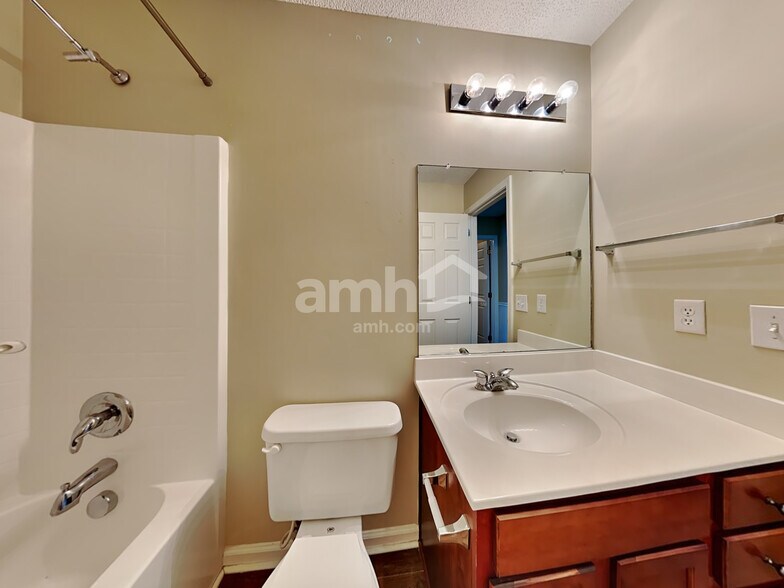 Building Photo - 193 Wildberry Ln