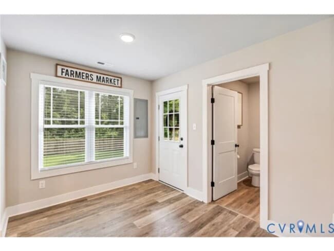 Building Photo - 3 Bedroom 3 Bathrooms